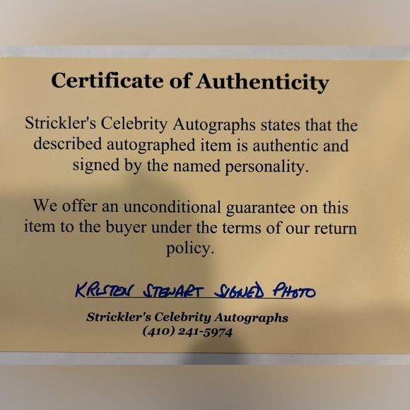 SOLD - Twilight’s Kristen Stewart “Bella” Autographed photo with COA - Picture 2 of 2